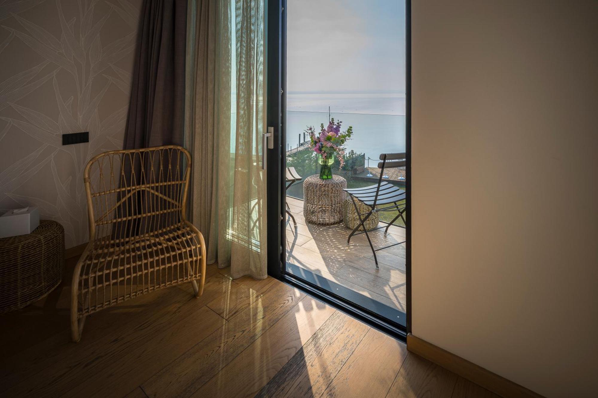 Hotel Vinci Sirmione Exterior photo